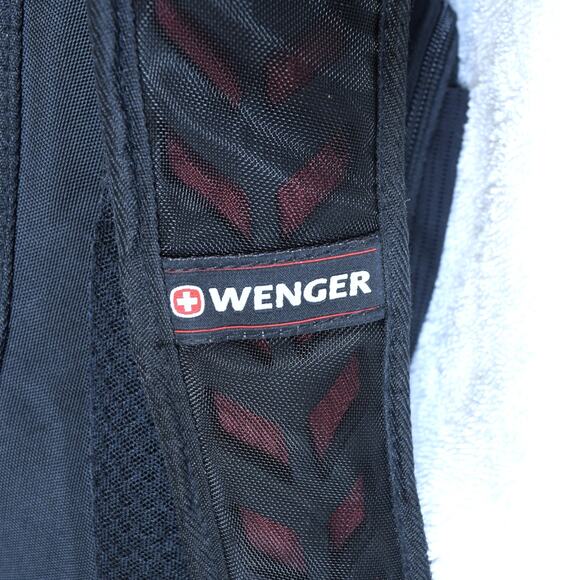 Swiss Gear 18"  Lumin Black/Grey Backpack Laptop Case Hiker Shock Tec Tiny Flaw - Picture 7 of 15